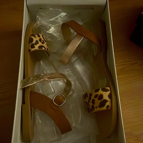 Brand new Steve Madden animal print sandals size 8 - Picture 1 of 4
